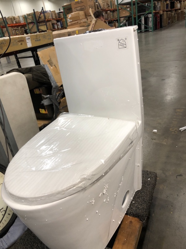 Photo 1 of Swiss Madison Toilette St Tropez Allongée à Double Chasse Hauteur Confortable En Blanc Brillant Plomberie Brute De 12 Po Par Swiss Madison SM-1T254
