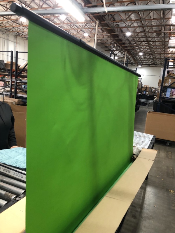 Photo 2 of Elgato Green Screen - Collapsible Chroma Key Backdrop, Wrinkle-Resistant Fabric and Ultra-Quick Setup for background removal for Streaming, Video Conferencing, on Instagram, TikTok, Zoom, Teams, OBS
