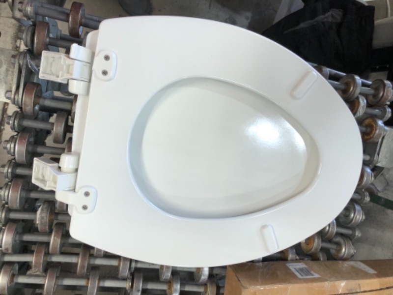 Photo 2 of 14' X 17/5 " TOILET SEAT 