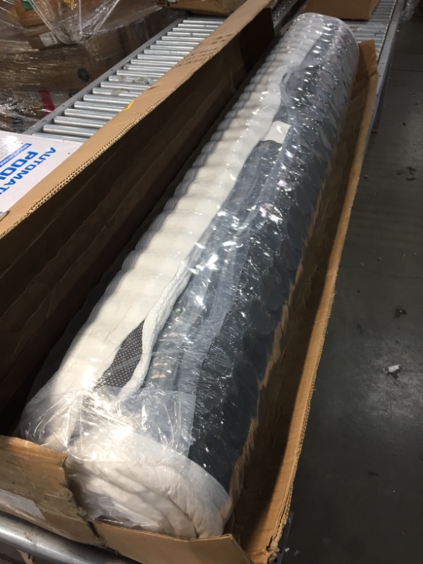 Photo 1 of 10 Inch Smooth Top Hybrid Spring Mattress King