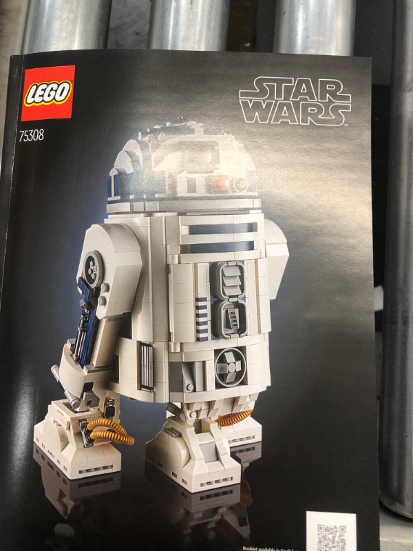 Photo 4 of LEGO Star Wars R2-D2 75308 Collectible Building Toy, New 2021 (2,314 Pieces)
