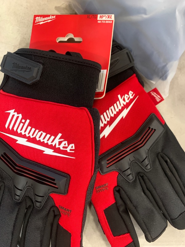 Photo 2 of MILWAUKEE Winter Demolition Gloves - XL
