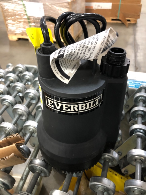 Photo 2 of 1/6 HP Plastic Submersible Utility Pump