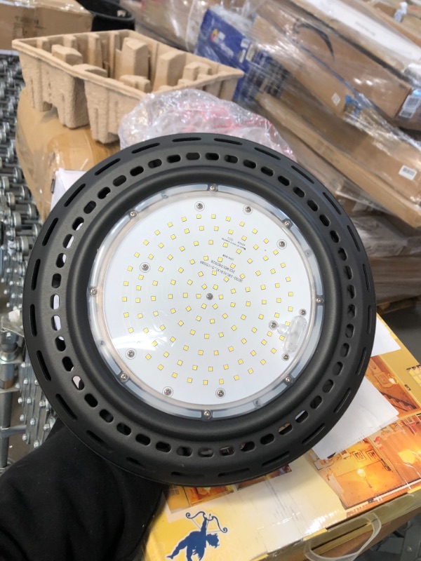 Photo 3 of UFO LED High Bay Light 150W 21,000lm 5000K Daylight 600W HID/HPS Equivalent with US Plug 5’ Cable LED Warehouse Lights Commercial Shop Workshop Garage Factory Lowbay Area Lighting Fixture, Non-Dim
AS IS USED