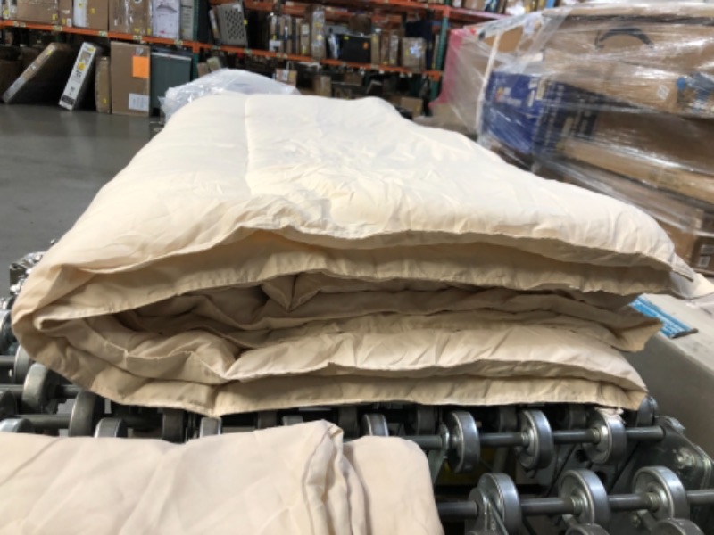 Photo 2 of Bare Home Comforter Set - Queen Size - Goose Down Alternative - Ultra-Soft - Premium 1800 Series - All Season Warmth (Queen, Sand)
AS IS USED