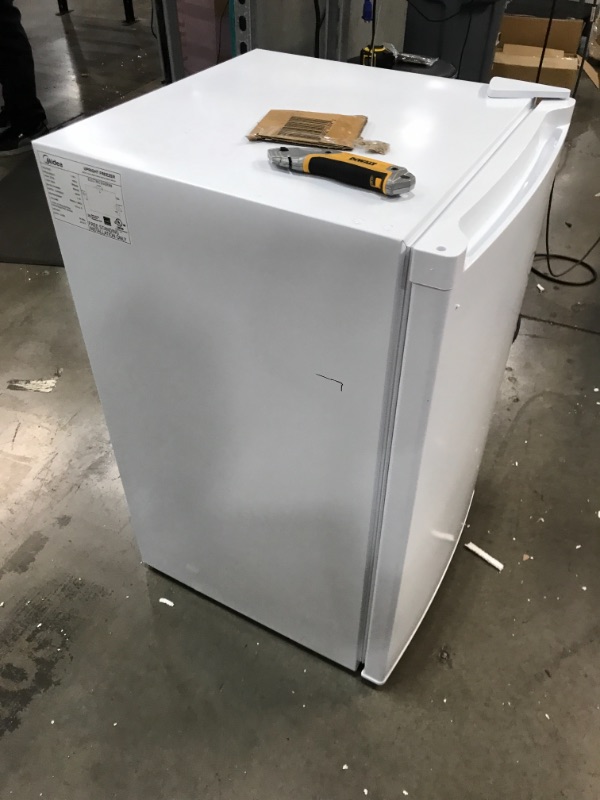 Photo 7 of **PARTS ONLY ***Midea WHS-109FW1 Upright Freezer, 3.0 Cubic Feet, White
