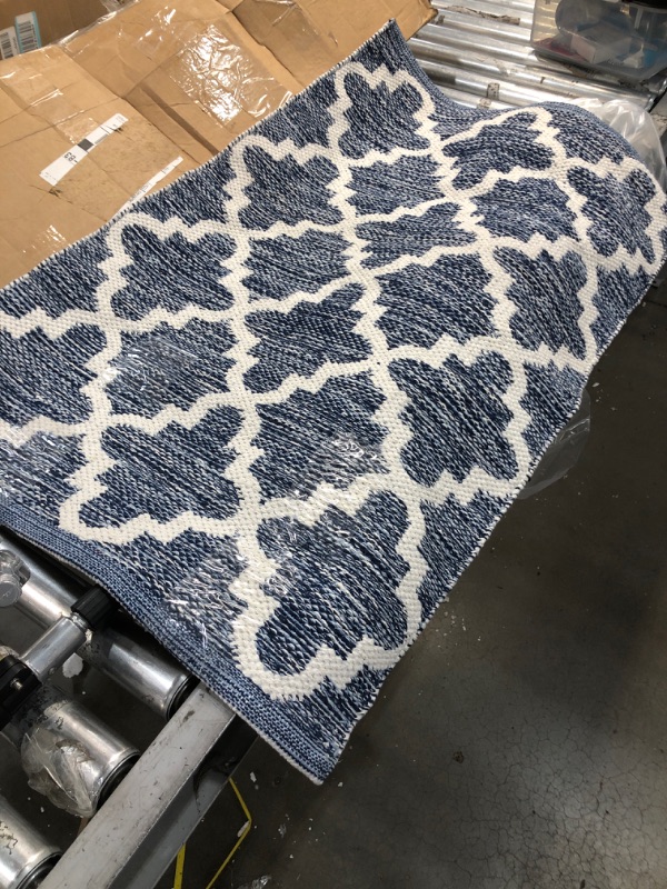 Photo 1 of 3 Foot Blue Rug