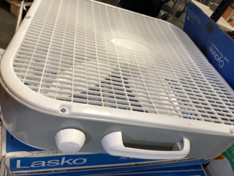 Photo 2 of 20 in. 3 Speed White Box Fan with Save-Smart Technology for Energy Efficiency