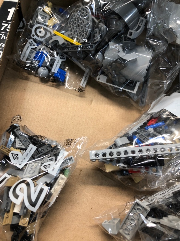 Photo 3 of LEGO Star Wars: The Mandalorian The Razor Crest 75292 Exclusive Building Kit, New 2020 