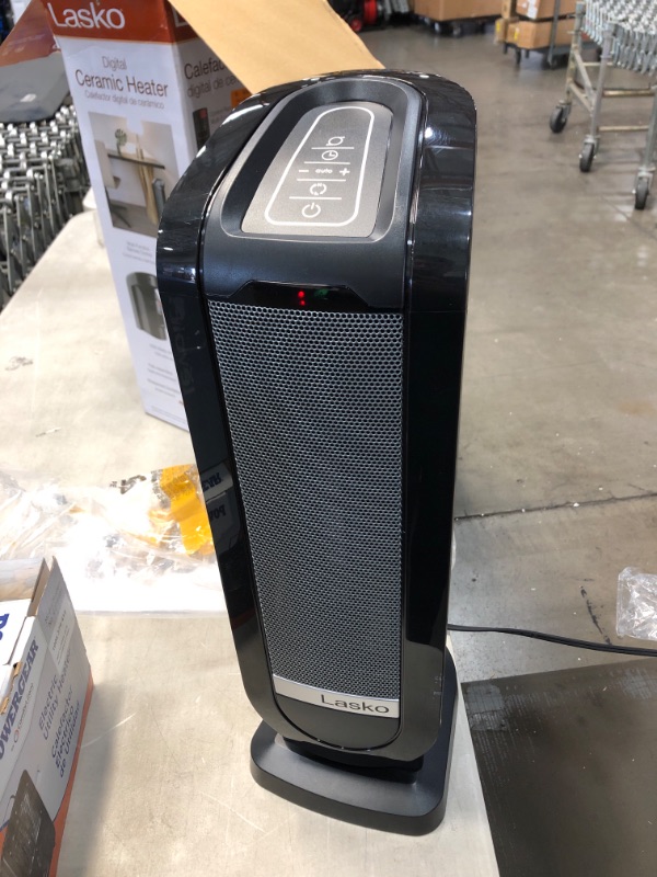 Photo 3 of Lasko Tower 22 in. Electric Ceramic Oscillating Space Heater

//TESTED AND FUNCTIONAL 
