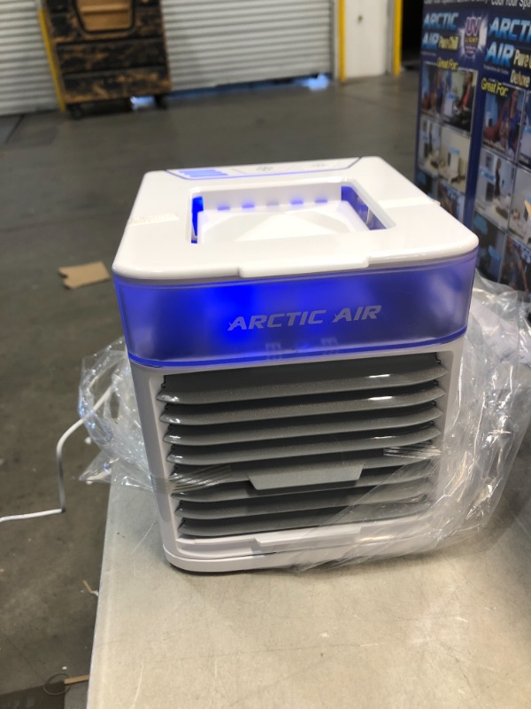 Photo 2 of Ontel Arctic Air Pure Chill Evaporative Ultra Portable Personal Air Cooler with 4-Speed Air Vent, As Seen on TV

//TESTED AND FUNCTIONAL
