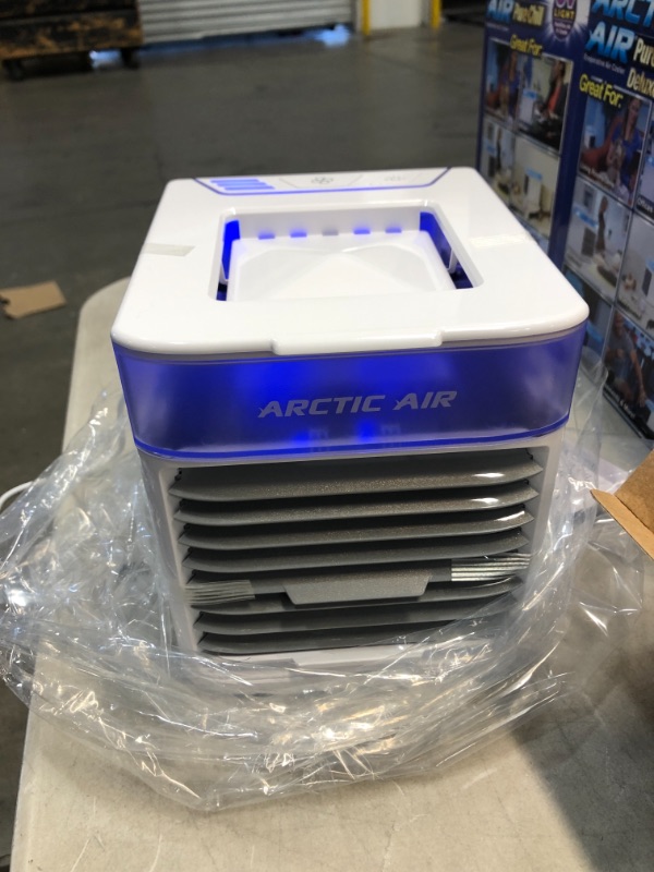 Photo 2 of Ontel Arctic Air Pure Chill Evaporative Ultra Portable Personal Air Cooler with 4-Speed Air Vent, As Seen on TV

//TESTED AND FUNCTIONAL
