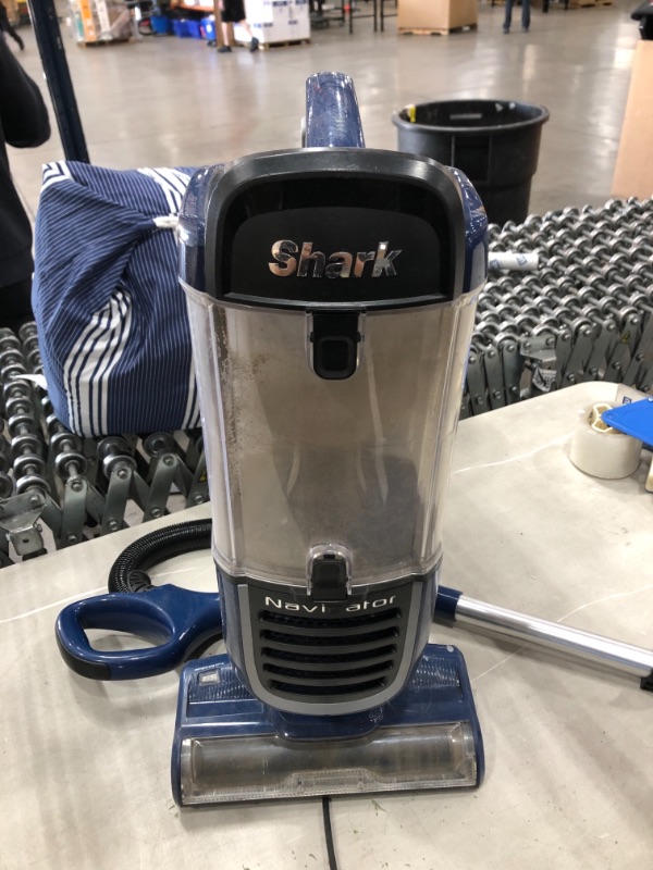 Photo 2 of Shark NV151 Navigator Pet Upright Vacuum

//MINOR COSMETIC DAMAGE, DIRTY FROM PREVIOUS USE, TESTED AND FUNCTIONAL
