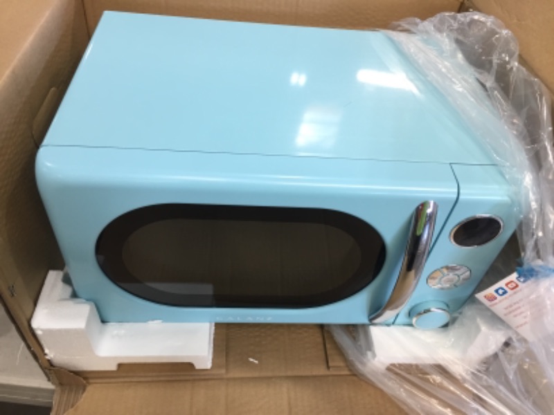 Photo 3 of Galanz Glcmka07ber-07 Countertop Microwave Retro 0.7 Cu ft 700W, Blue