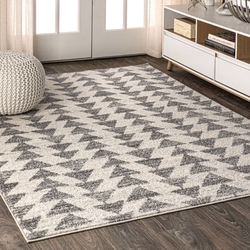 Photo 1 of Aisha Moroccan Triangle Geometric Cream/Gray 8 Ft. X 10 Ft. Area Rug
