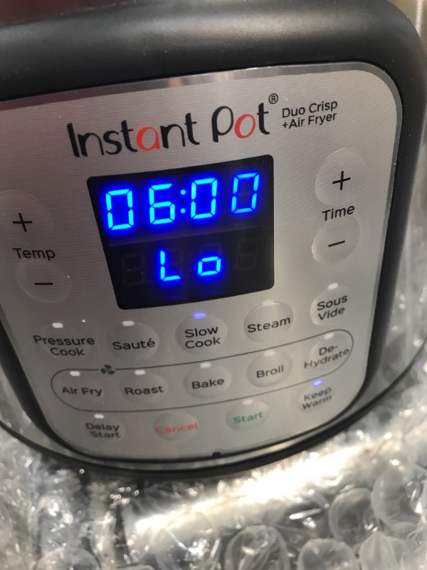 Photo 4 of (LARGE SIDE DENT)
Instant Pot Duo Crisp 11-in-1 Electric Pressure Cooker with Air Fryer Lid, 8 Quart Stainless Steel/Black
