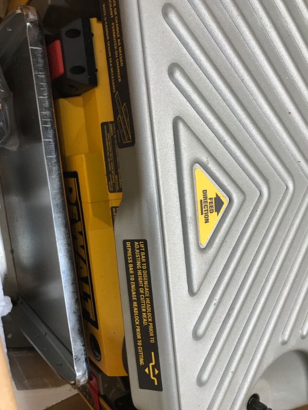 Photo 2 of DeWalt DW734 12-1/2 in. Thickness Planer