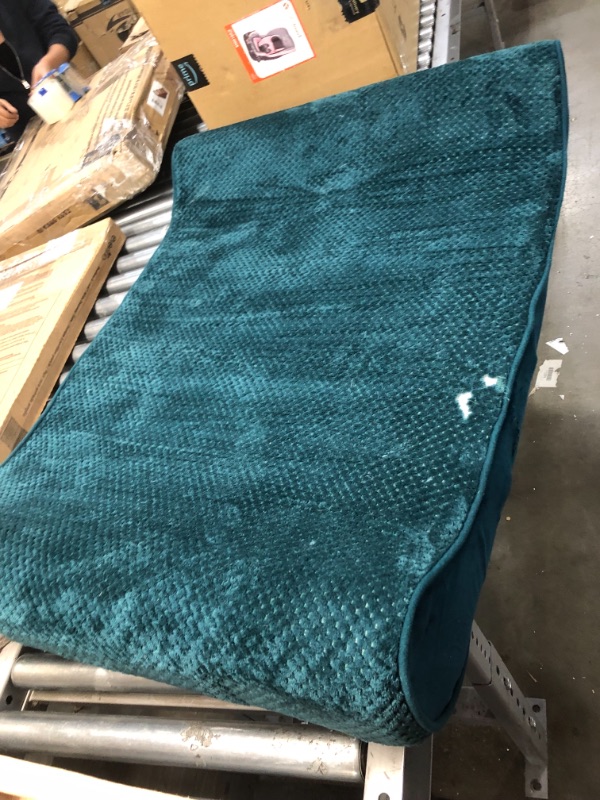 Photo 2 of 31' X 41" TEAL DOG BED