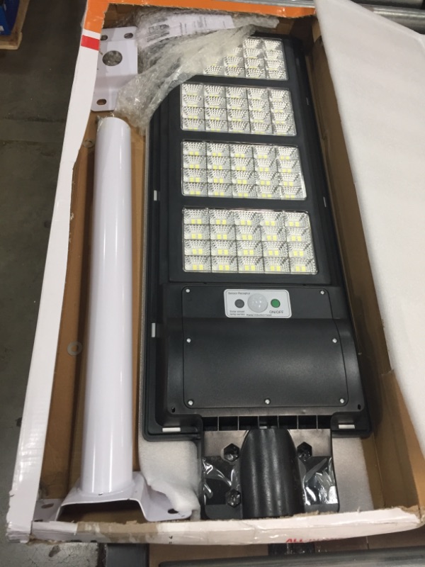 Photo 2 of 300W Solar Flood Street Lights Outdoor ?Solar Security Lights 30000 Lumens Dusk to Dawn Solar Powered Led Lighting IP66 Waterproof Pole Light with Motion...
SIMILAR TO PHOTO