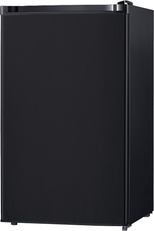 Photo 1 of Midea 4.4 Cu Ft Compact Refrigerator W/ Freezer WHS-160RB1, Black


//MINOR DAMAGE WITH A DENT IN DOOR AND PLASTIC WRAP 