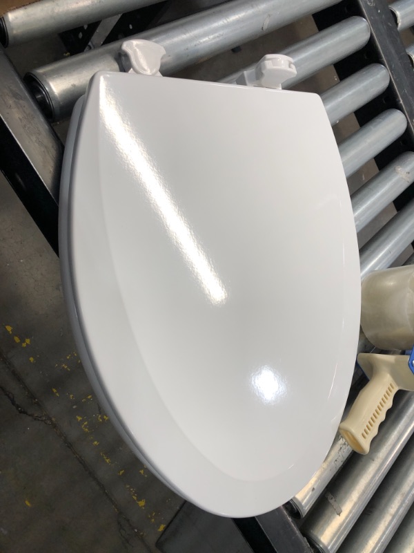 Photo 2 of BEMIS 1500EC 390 Toilet Seat with Easy Clean and Change Hinges