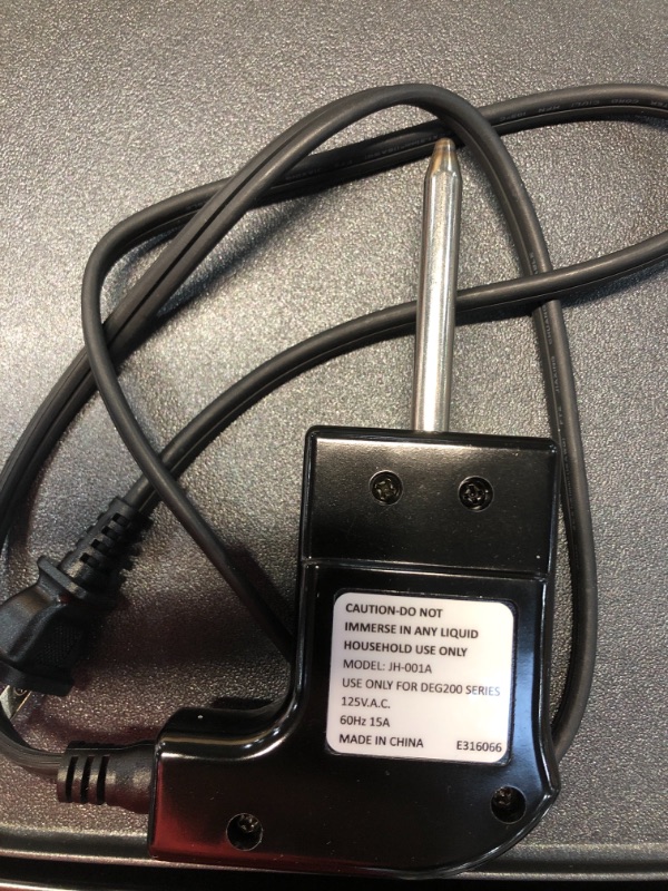 Photo 1 of Dash Everyday Deluxe Electric Griddle with Removable Nonstick Cooking Plate for Pancakes, Burgers, Quesadillas, Eggs and other Snacks, Includes Drip Tray + Recipe Book, 20” x 10.5”, 1500-Watt - Aqua*DAMAGED**