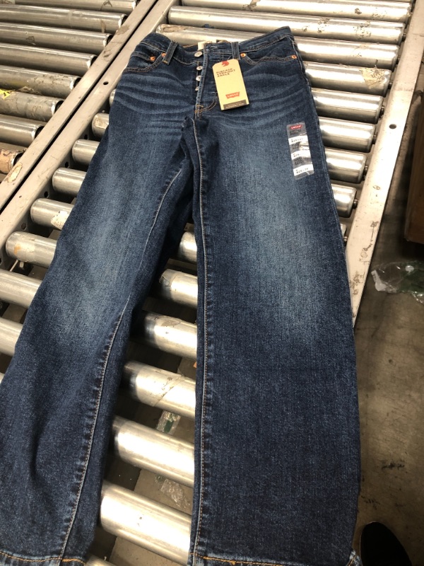 Photo 2 of Levi's ® Ribcage Ankle Straight Jean - Blue 25/27, Women's
0/W25/L27