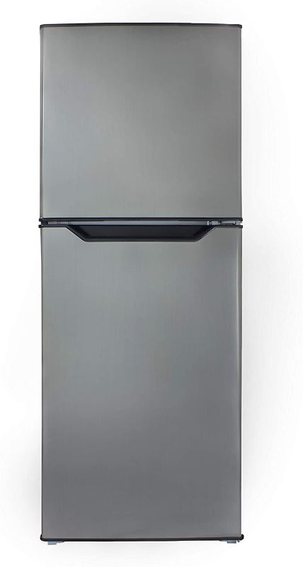 Photo 1 of **FRIDGE HAS MINOR DENTS ON CORNNERS, BOTTOM FRIDGE DOOR IS DIFFICULT TO OPEN **
Danby DFF070B1BSLDB-6 7.0 Cu.Ft. Mid-Size Refrigerator, Frost-Free Apartment Fridge with Top Freezer, E-Star Rated, 7, Black Stainless Look
