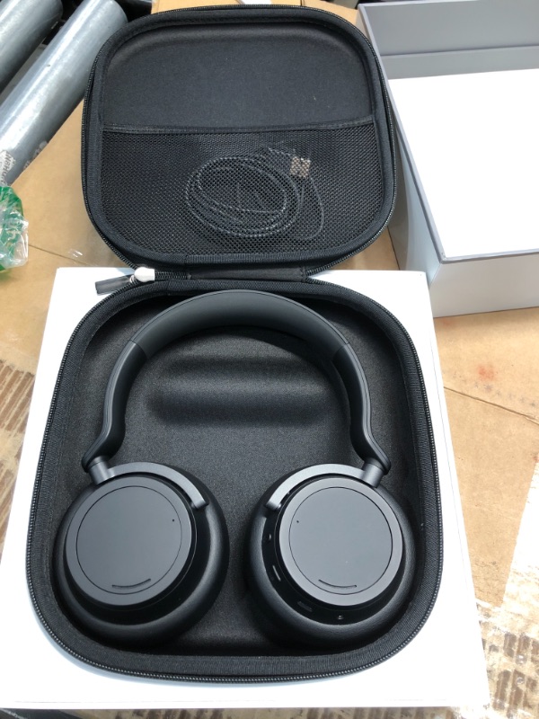 Photo 2 of 
New Microsoft Surface Headphones 2 - Matte Black
Color:Black
Style:Over-Ear