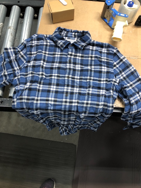 Photo 1 of AMAZON ESSENTIALS BLUE PLAID FLANNEL BOYS MEDIUM