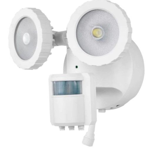 Photo 1 of Defiant
180-Degree White Solar Powered Motion Activated Outdoor Integrated LED Flood Light