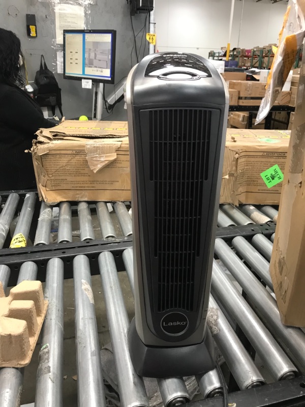 Photo 2 of Lasko Lasko-22 Digital Ceramic Oscillating Remote (751320) Tower Heater, 8.5x2033 L x 7.25x2033 W x 23x2033 H, Grey/Black


//TESTED, POWERS ON