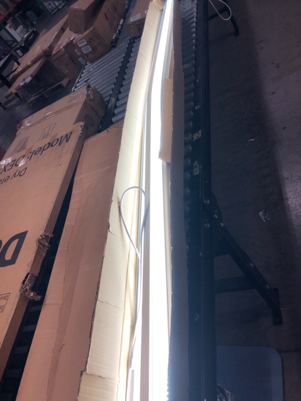 Photo 3 of Barrina LED Shop Light, 8FT 72W 9000LM 5000K, Daylight White, V Shape, Clear Cover, Hight Output, Linkable Shop Lights, T8 LED Tube Lights, LED Shop Lights for Garage 8 Foot with Plug (Pack of 10)

//bent //tested, powers on