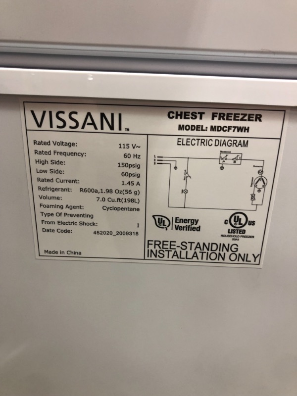 Photo 3 of VISSANI 7 Cu. Ft. Manual Defrost Chest Freezer in White
