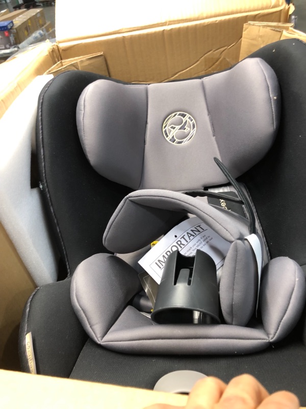 Photo 4 of CYBEX Sirona S with SensorSafe, Convertible Car Seat, 360° Rotating Seat, Rear-Facing or Forward-Facing Car Seat, Easy Installation, SensorSafe Chest Clip,...
