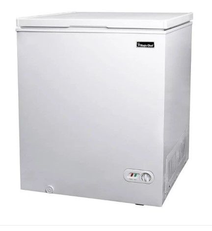 Photo 1 of Magic Chef 5.0 Cu. ft. Chest Freezer in White HMCF5W4