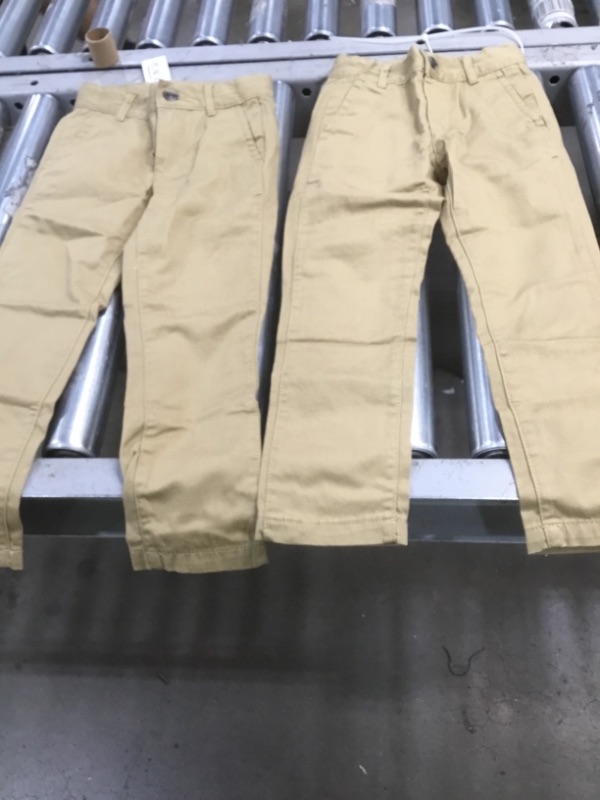 Photo 2 of The Children's Place Boys' Skinny Chino Pants
size 5 
