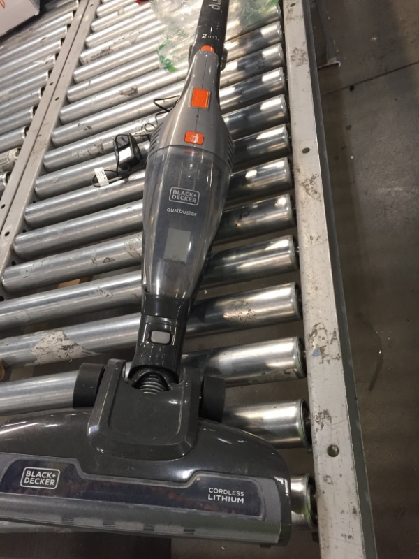 Photo 3 of BLACK+DECKER Powerseries Cordless Stick Vacuum Cleaner & Hand Vac, 2-in-1, Titanium Gray (HSVB420J)
tested and working 