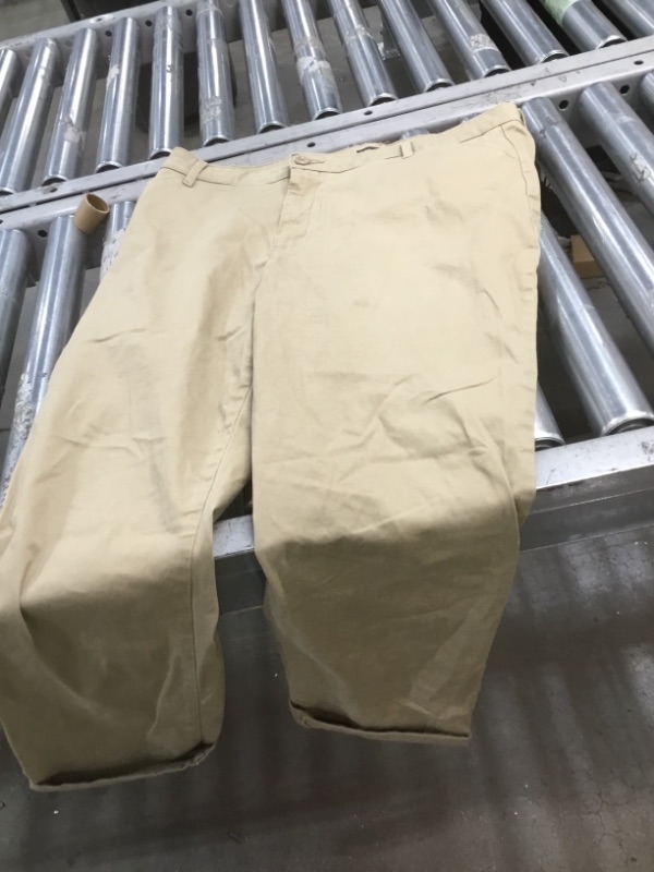 Photo 1 of LEE Men's Total Freedom Stretch Relaxed Fit Flat Front Pant
14 short
