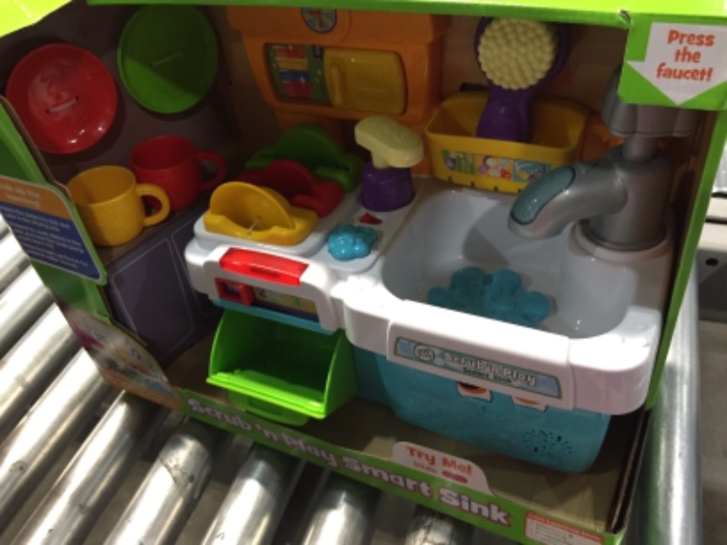 Photo 2 of LeapFrog Scrub 'n Play Smart Sink, Multicolor
