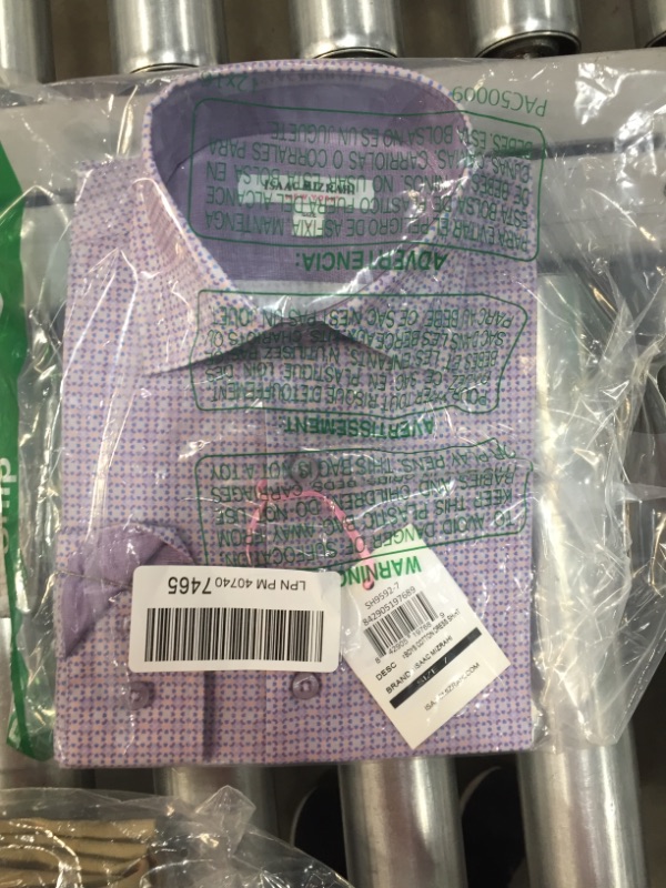 Photo 1 of Isaac Mizrahi Boys' Classic Button Down Shirt SIZE 7
