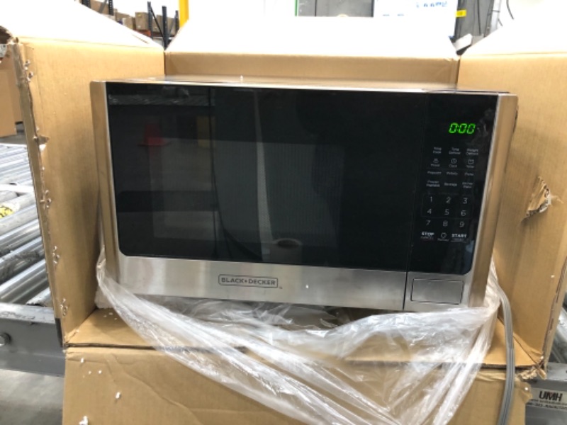 Photo 3 of **USED**
Toshiba ML2-EM09PA(BS) Microwave Oven with Smart Sensor, Position-Memory Turntable, Eco Mode, and Sound On/Off function, 0.9Cu.ft/900W, Black Stainless Steel, 0.9 Cu Ft
