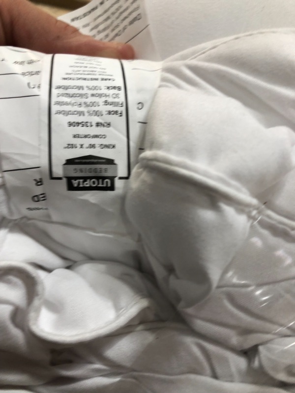 Photo 3 of **USED** STAINS FROM SHIPMENT**
UTOPIA
 White Comforter King Size (90 X 102), All Season Down Alternative Comforter, Box Stitched Duvet Insert with Corner Tabs, Fluffy Breathable Microfiber Fill -Lightweight - Machine Washable
