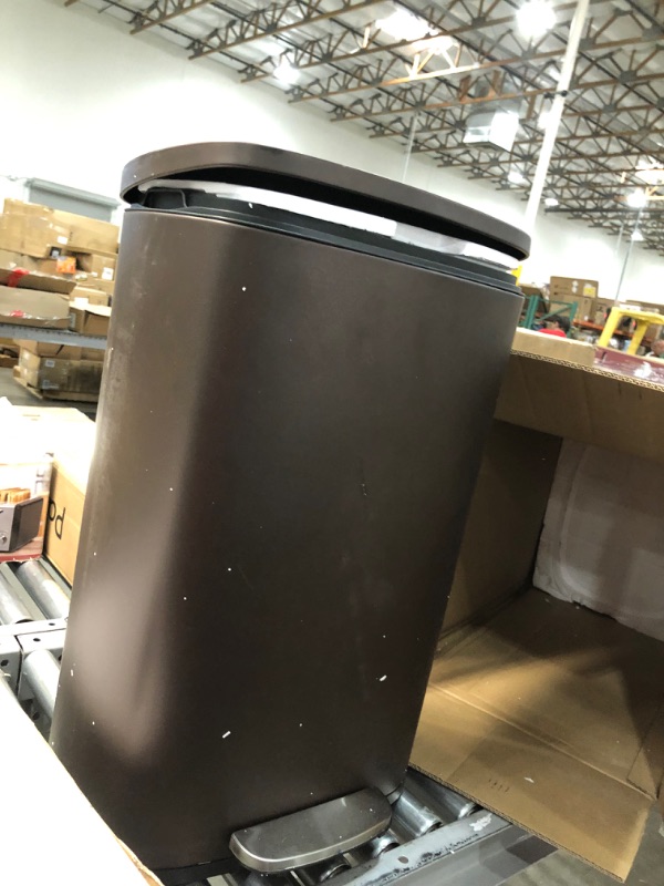 Photo 2 of **USED**
SONGMICS Kitchen Trash Garbage Can, Pedal Rubbish Bin 13.2 Gal (50L), with Plastic Inner Bucket, Hinged Lid, Soft Closure, 16.7 x 12.6 x 25.6 Inches, Brown
