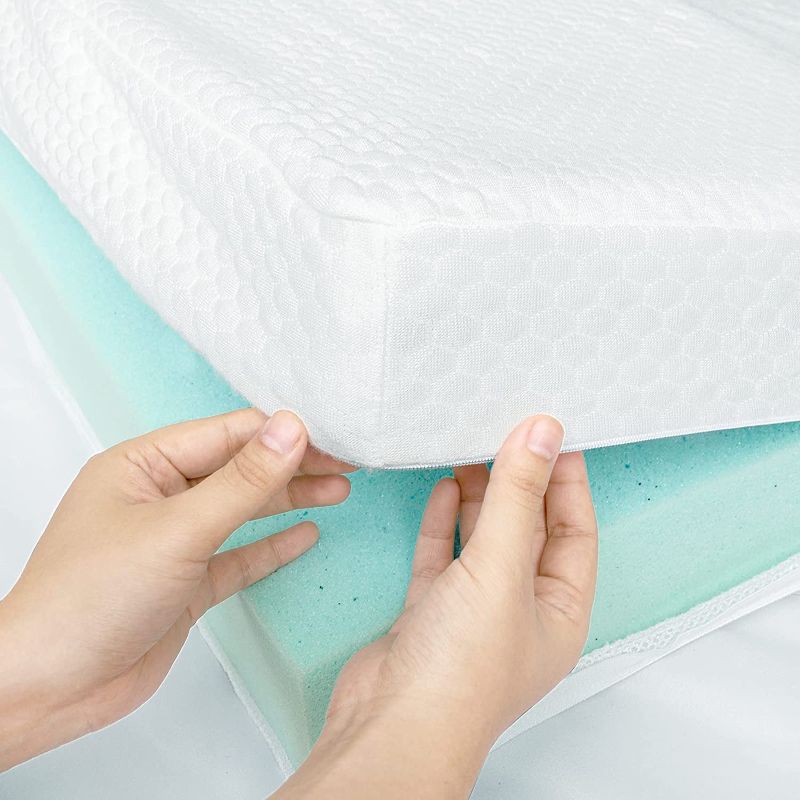 Photo 1 of **USED**
Twin Mattress Memory Foam Topper Cover ( Cover Only ), 3 - 4 Inch Zippered Cooling Bamboo Mattress Topper Protector, Skin-Friendly and Breathable Memory Foam Mattress Topper Cover Twin Size
