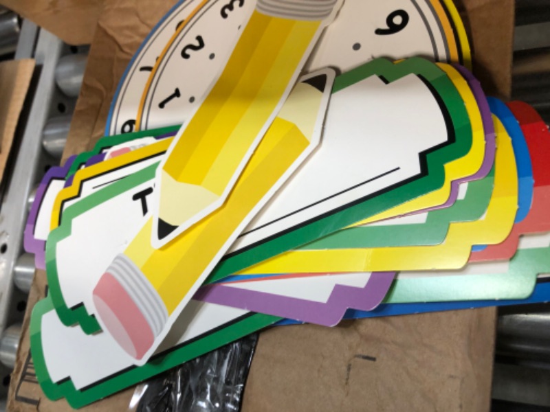 Photo 2 of **GENERAL POST**
PACK OF 5 PAPER CLOCKS AND PENCIL, FOR CLASSROOM