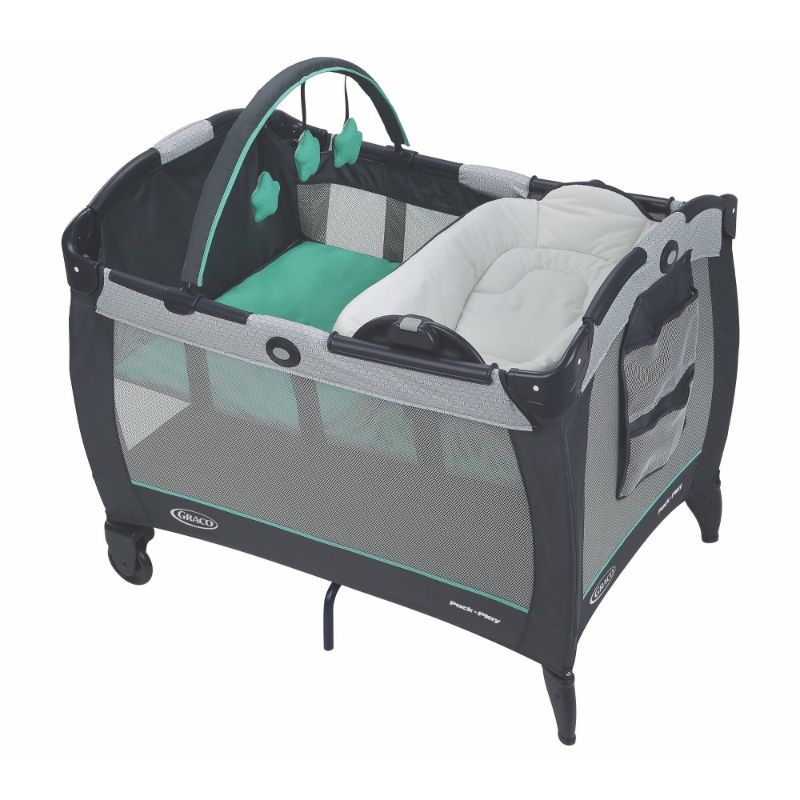 Photo 1 of Graco Pack N Play Playard with Reversible Seat & Changer LX in Basin
