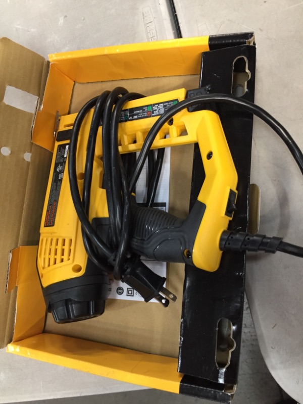 Photo 2 of DeWalt 5-in-1 Multi-Tacker and Brad Nailer