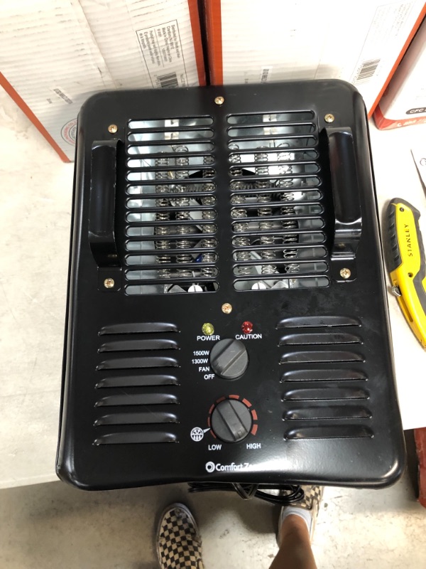 Photo 4 of 1500-Watt Electric Milkhouse Utility Heater
AS IS USED, DAMAGED FROM SHIPPING, PARTS ONLY, PLEASE SEE PHOTOS 