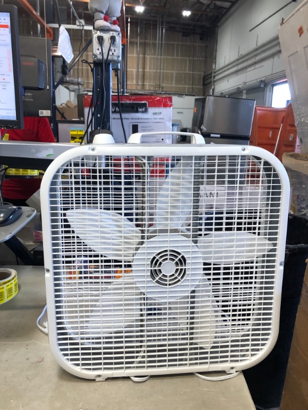 Photo 2 of 20 in. 3 Speed White Box Fan with Save-Smart Technology for Energy Efficiency
AS IS USED, MINOR DAMAGE PLEASE SEE PHOTOS 